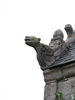 Goulven, Chapelle de Penity, Statue de toit (1)